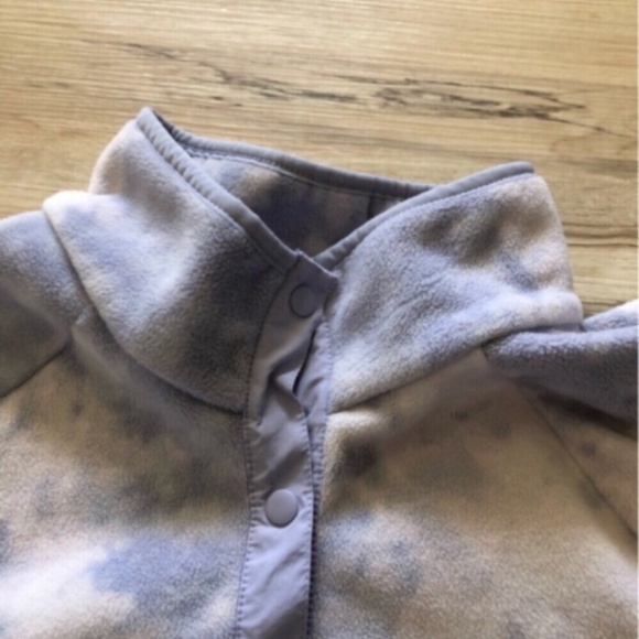 Hollister Blue and White Sweater - Picture 4 of 7